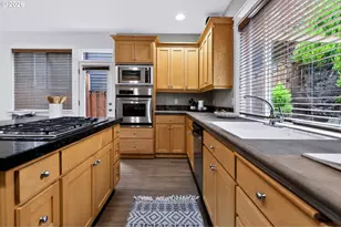 8817 SW 49th Ave, Portland, OR 97219 - Photo 10