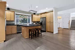 8817 SW 49th Ave, Portland, OR 97219 - Photo 16