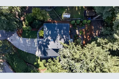 18861 Indian Springs Cir, Lake Oswego, OR 97035 - Photo 10