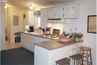 13446 SE Schiller St, Portland, OR 97236 - Photo 6