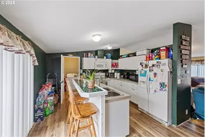 235 1st Ave, Coos Bay, OR 97420 - Photo 8