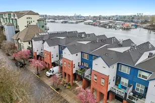 875 N Harbour Dr, Portland, OR 97217 - Photo 2