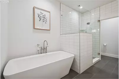 875 N Harbour Dr, Portland, OR 97217 - Photo 18