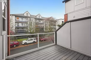 875 N Harbour Dr, Portland, OR 97217 - Photo 36