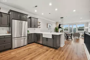 875 N Harbour Dr, Portland, OR 97217 - Photo 10