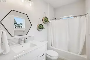875 N Harbour Dr, Portland, OR 97217 - Photo 22