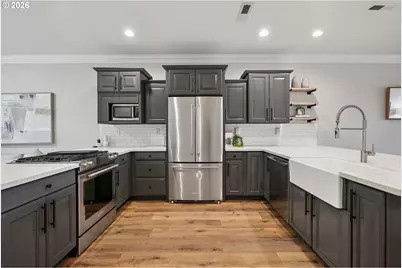 875 N Harbour Dr, Portland, OR 97217 - Photo 8