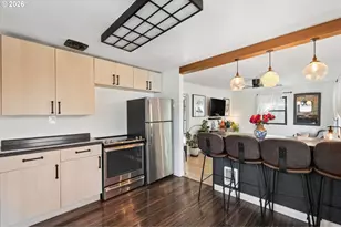 10910 NE Knott St, Portland, OR 97220 - Photo 10