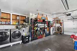 10910 NE Knott St, Portland, OR 97220 - Photo 18