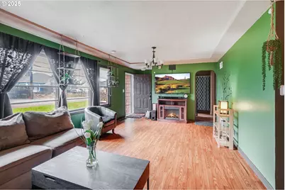 12413 SE Mill St, Portland, OR 97233 - Photo 2