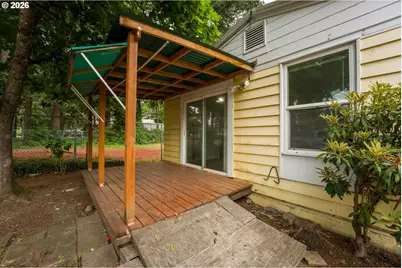 18427 SE Yamhill St, Gresham, OR 97233 - Photo 6