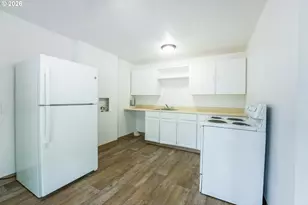 18427 SE Yamhill St, Portland, OR 97233 - Photo 26