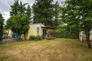 18427 SE Yamhill St, Portland, OR 97233 - Photo 10