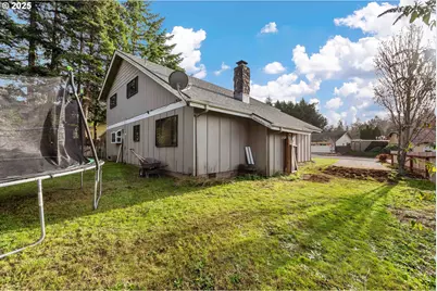 1358 Scott Ln, North Bend, OR 97459 - Photo 40