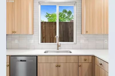 3864 NE Alberta Ct, Portland, OR 97211 - Photo 6