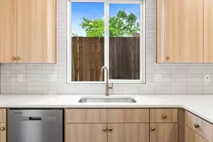 3864 NE Alberta Ct, Portland, OR 97211 - Photo 6