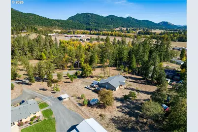 188 Trillium Ln, Tenmile, OR 97481 - Photo 2