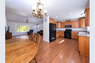 188 Trillium Ln, Tenmile, OR 97481 - Photo 8