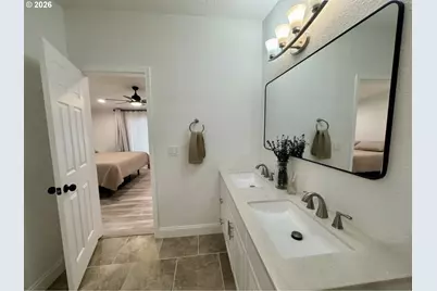 1735 NE 3rd Pl, Hermiston, OR 97838 - Photo 12