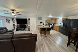 1735 NE 3rd Pl, Hermiston, OR 97838 - Photo 4