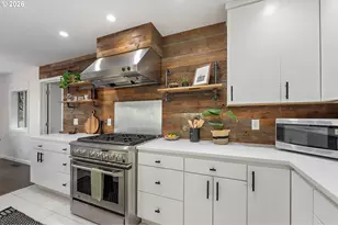 5054 SW 26th Pl, Portland, OR 97239 - Photo 8