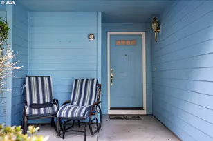 14252 SE Center St, Portland, OR 97236 - Photo 2