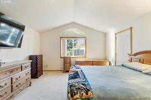 14252 SE Center St, Portland, OR 97236 - Photo 20