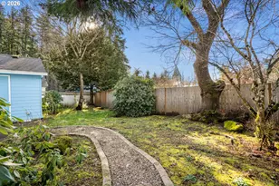 14252 SE Center St, Portland, OR 97236 - Photo 40