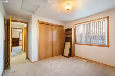 14252 SE Center St, Portland, OR 97236 - Photo 30