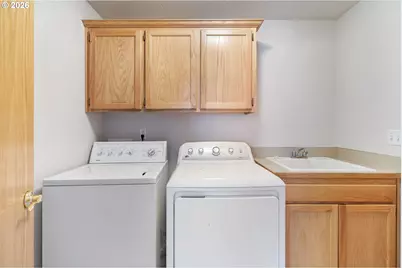 14252 SE Center St, Portland, OR 97236 - Photo 36