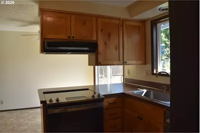 2110 Birchwood Ave, Eugene, OR 97401 - Photo 8