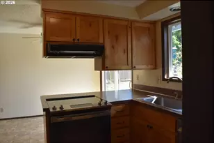 2110 Birchwood Ave, Eugene, OR 97401 - Photo 8