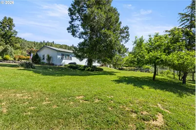 1971 E Sixth Ave, Sutherlin, OR 97479 - Photo 42