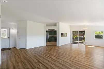 1971 E Sixth Ave, Sutherlin, OR 97479 - Photo 8