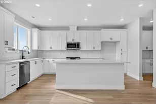 16842 SW Leaf Ln, Tigard, OR 97224 - Photo 2