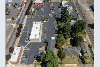 353 Smith St, Harrisburg, OR 97446 - Photo 4