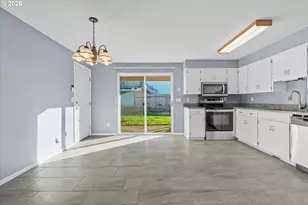 955 SE Hogan Rd, Gresham, OR 97080 - Photo 12