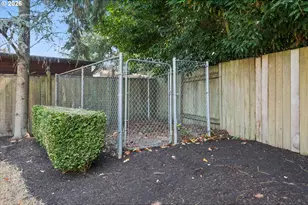 17618 SW Woodberry Ct, Beaverton, OR 97007 - Photo 36