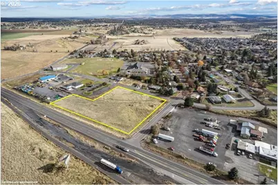 Ne Chestnut St, Madras, OR 97741 - Photo 4