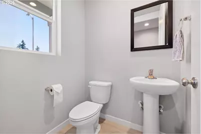 222 W 17th St, Lafayette, OR 97127 - Photo 14