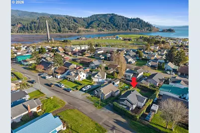 215 Cypress Ave, Garibaldi, OR 97118 - Photo 18