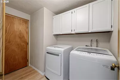 3361 Honeywood St, Eugene, OR 97408 - Photo 18