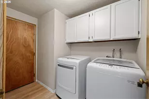 3361 Honeywood St, Eugene, OR 97408 - Photo 18