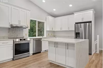 6647 SE 122nd Ave, Portland, OR 97236 - Photo 24