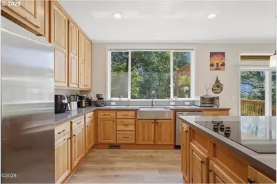 1150 Skyline Dr, Tillamook, OR 97141 - Photo 12