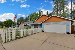 25246 Corky Ln, Veneta, OR 97487 - Photo 2
