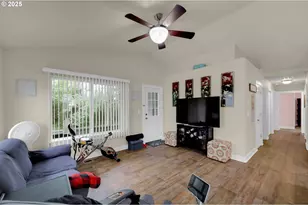 25246 Corky Ln, Veneta, OR 97487 - Photo 18