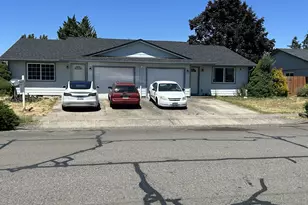 1467 W Locust St, Stayton, OR 97383 - Photo 1