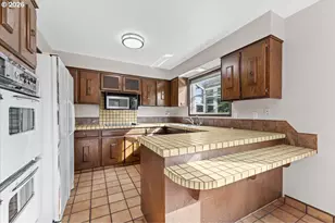 880 NW 3rd St, Gresham, OR 97030 - Photo 22