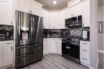 301 SW Applegate Trail Dr, Dallas, OR 97338 - Photo 6